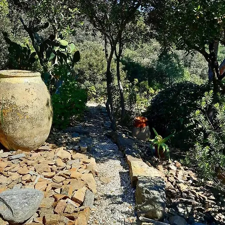 Massacan-vue Guest house *