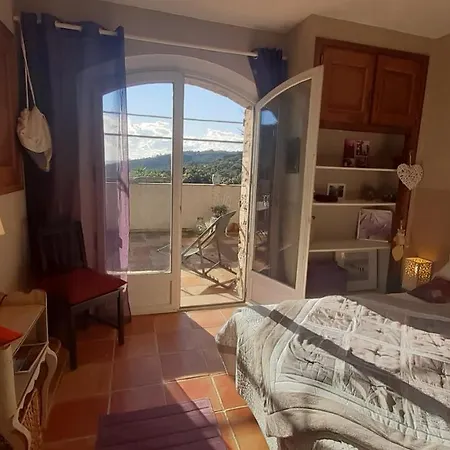 Massacan-vue Maison d'hôtes Le Lavandou
