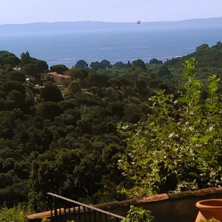 Massacan-vue Maison d'hôtes Le Lavandou