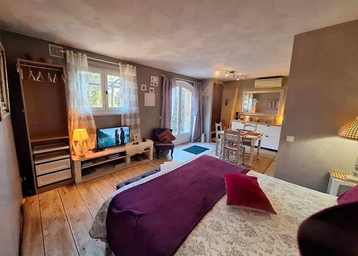 Pensionat Massacan-vue 4*